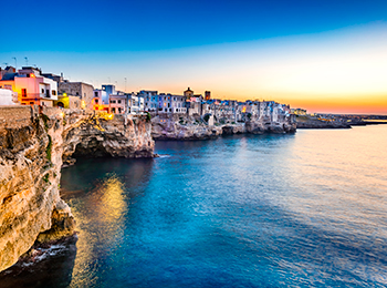 Lite bilde av havn i Puglia