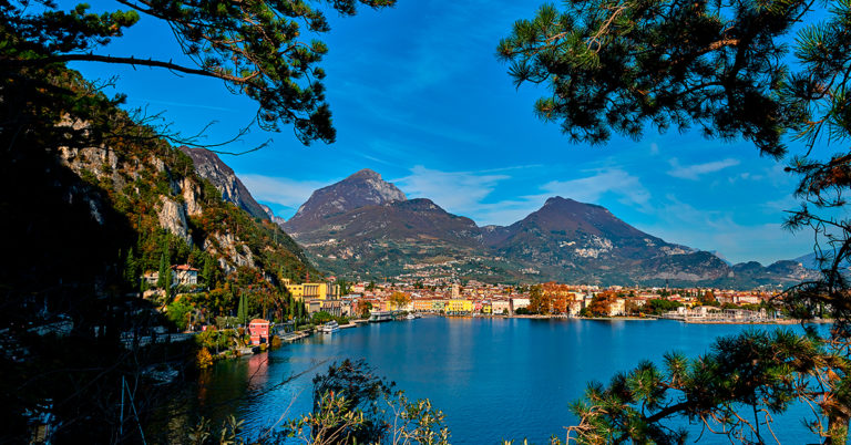 Riva del garda sett ovenfra