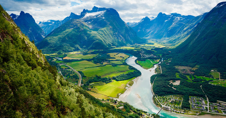 Åndalsnes sett ovenfra