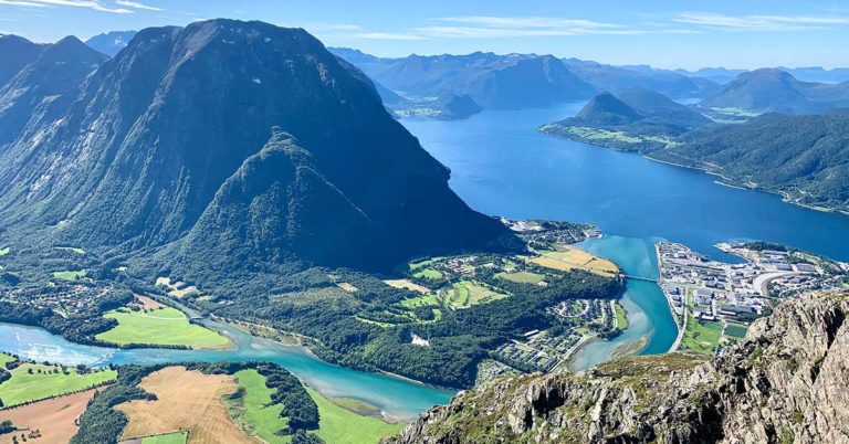 Åndalsnes sett fra Romsdalseggen, Norway
