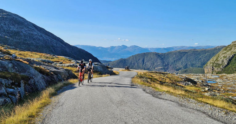 Hardangerfjorden rundt på sykkel