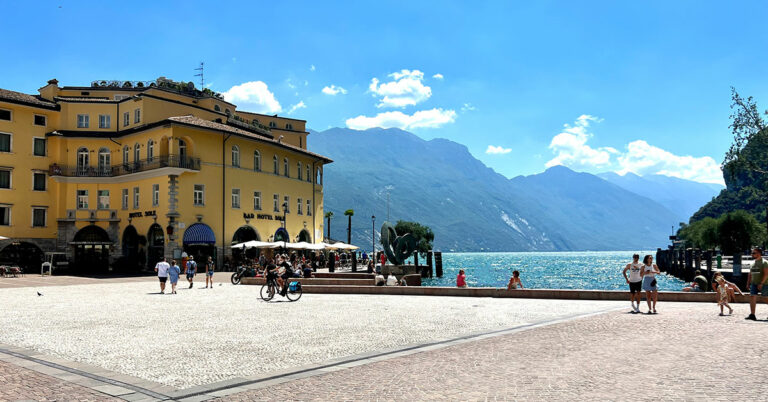 Torget ved Hotel Sole i Riva del Garda