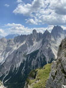 Vakkert bilde av de spesielle fjellene i Dolomittene