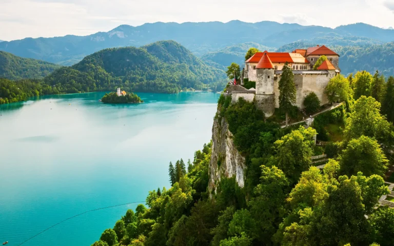 Bled-sjøen, med Bled slottet og Bled Island