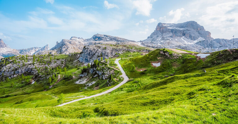 Falzarego-passet – dramatisk landskap og historiske spor på fottur med Expa Travel