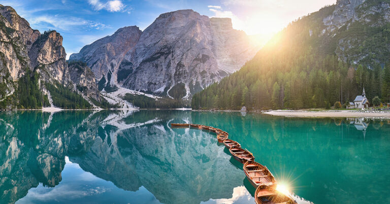 Pragser Wildsee, en av de vakreste innsjøene i Dolomittene